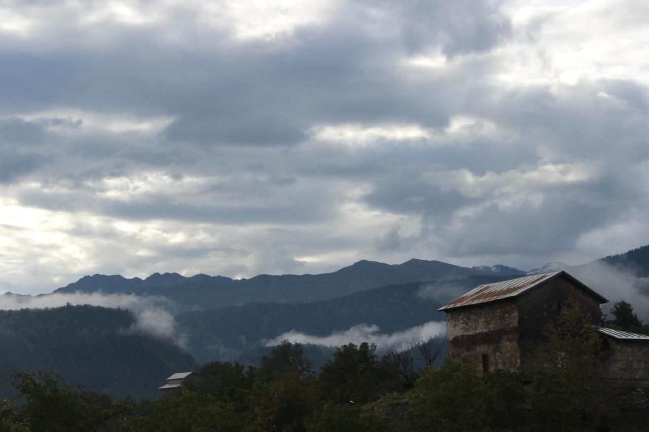 Village House เมสเตีย ภายนอก รูปภาพ